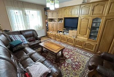 Apartament 3 camere decomandate si 2 balcoane in Centru orasului Ludus