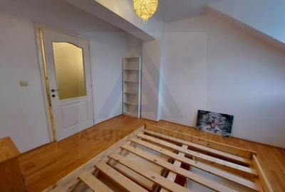 Apartament renovat tip mansarda pivnita si parcare privata in Strand - 6