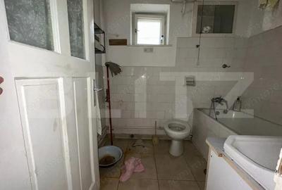 Casă cu 7 camere cu Teren 278 Mp în Central - 2