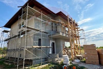 Vila frumoasa cu 5 camere, 700 mp currte si pompa de caldura - Saftica