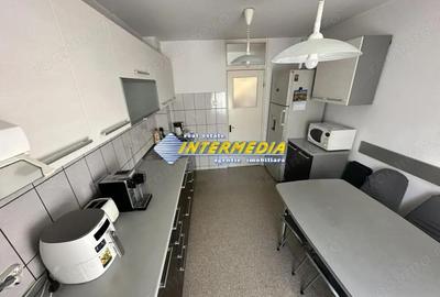 Apartament cu 4 camere decomandat în Cetate - 3