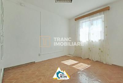 Apartament cu 3 camere semidecomandat în Central - 2