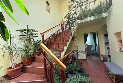 Casa individuala, spatioasa, 6 camere, 147 mp utili - zona Fratelia - 14