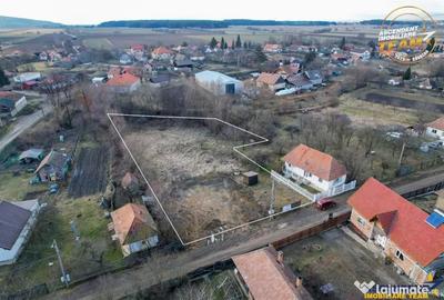 Teren de 2213 mp, în Central - 5