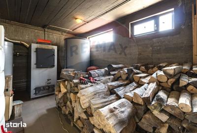 Casă cu 9 camere cu Teren 3000 Mp în Moieciu - 3