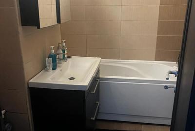 Vand apartament 3 camere zona centrala (langa Policlinica veche) - 1