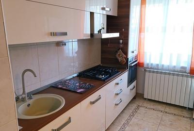 Apartament cu 3 camere semidecomandat, mobilat în Micro 17 - 9