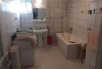 Casă cu 7 camere cu Canalizare în Central - 28