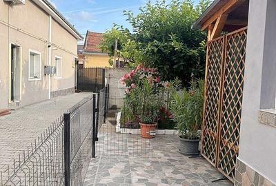 Casă cu 3 camere decomandat cu Teren 56 Mp în Central - 10