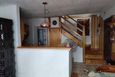 Vand apartament cu 3 camere Vand apartament cu 3 camere - 2