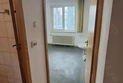 Apartament spa?ios cu 4 camere in zona Pie?ei Rahova - 8