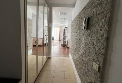 Apartament cu 4 camere semidecomandat, mobilat în Central - 12