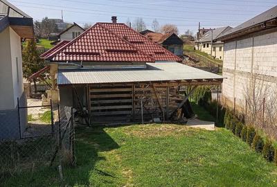 Casă cu Teren 3103 Mp în Central - 2