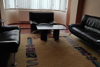 Apartament cu 2 camere decomandat în 22 Decembrie - 7