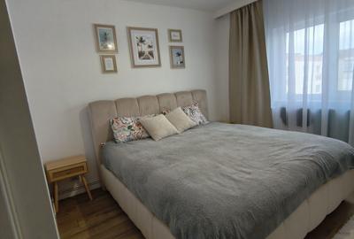 Apartament cu 4 camere decomandat în Central - 1