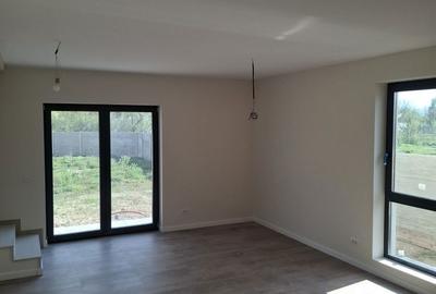 Casă cu 4 camere în Moșnița Veche - 5