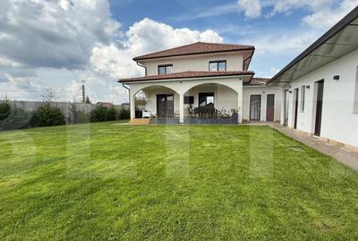 Casă cu 5 camere cu Teren 798 Mp în Central