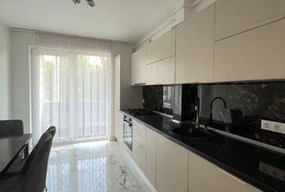 Apartament cu 3 camere decomandat, mobilat în Piața Cluj