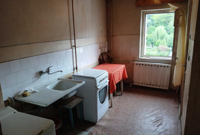 Apartament cu 2 camere decomandat în Plopilor