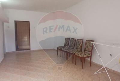 Casa 8 camere de vanzare 653 mp teren in Targoviste Valea Voievozilor - 14
