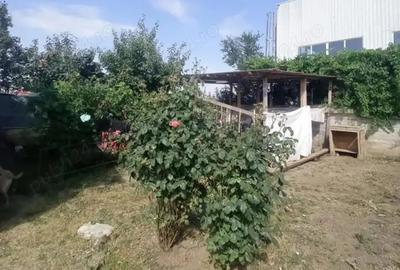 Casă cu 2 camere în 1 Decembrie - 1