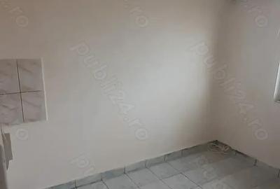 Inchiriez pe termen lung,gars 11,20 mp,langa Universitatea Oradea Inchiriez pe termen lung,gars 11,20 mp,langa Universitatea Oradea - 1