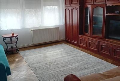 Apartament cu 2 camere decomandat în Km 4 - 1