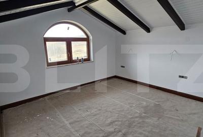 Casă cu 5 camere cu Teren 1000 Mp în Central - 3