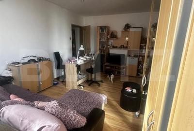 Apartament cu 3 camere semidecomandat, mobilat în Craiovița Nouă - 2