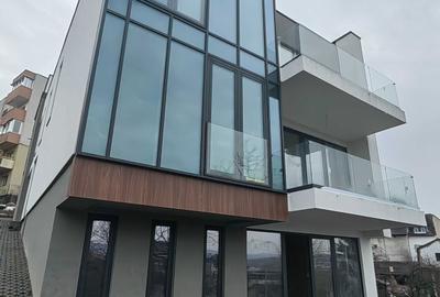 Spațiu comercial, de 630 mp, în Central