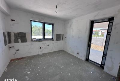 Casă cu 4 camere cu Teren 400 Mp în Domnești - 15