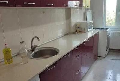 Apartament cu 3 camere decomandat, mobilat în Timpuri Noi