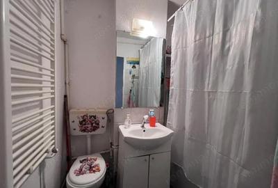 Apartament cu 2 camere decomandat în Micro 15 - 15