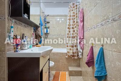 Ap. 3 camere in Deva, zona Astoria, 70 mp, decomandat, etaj 3. - 1