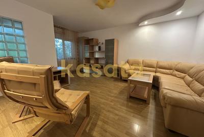 Apartament cu 3 camere decomandat, mobilat în Uverturii