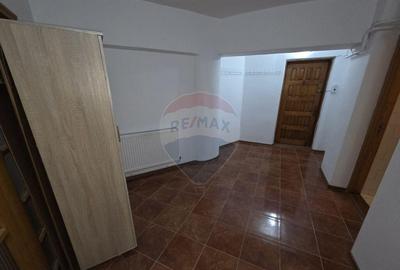 Garsoniera parter, strada 8 Martie - 5