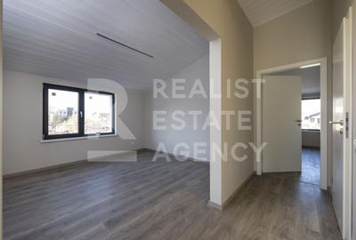 Casă individuală cu 8 camere cu Canalizare în 1 Mai - 19