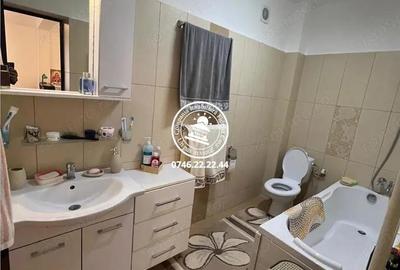 Apartament 3 camere de vanzare Pacurari, - 2