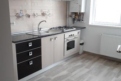 Apartament cu 2 camere decomandat în Tractorul - 4