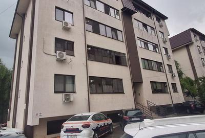 Apartament cu 2 camere decomandat în Apărătorii Patriei - 14