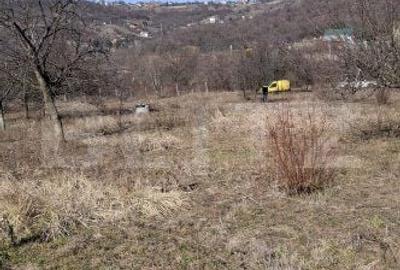 Teren de 860 mp, în Podgoria - 3