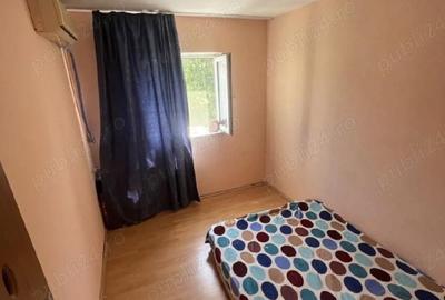 Apartament cu 3 camere semidecomandat în Alexandru cel Bun