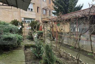 Casa 6 camere, 227 mp, teren 444 mp, zona Nord - 9