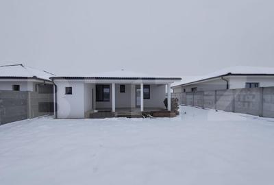 Casa finisata la cheie racordata la toate utilitatile in San - 13