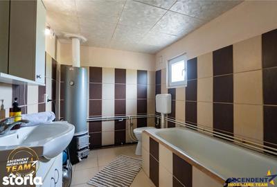 Casă cu 4 camere cu Teren 1149 Mp în Poian - 2