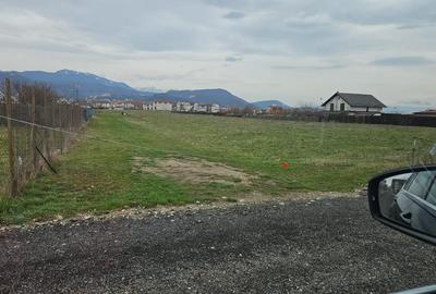 Teren Construcții intravilan de 720 mp, în Tractorul - 3