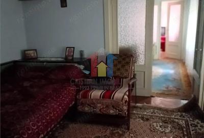 Casă cu 4 camere cu Teren 235 Mp în Central - 12