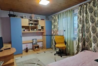 Casă cu 4 camere cu Teren 282 Mp în Apărătorii Patriei - 10