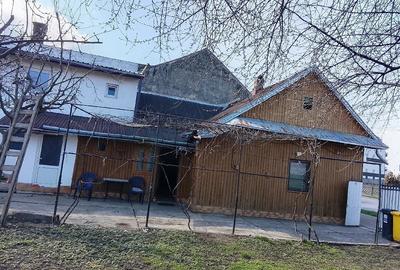 Casă cu 2 camere cu Teren 400 Mp în Central