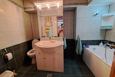 Ultracentral Târgoviște,  vânzare apartament 4camere/2balcoane - 18